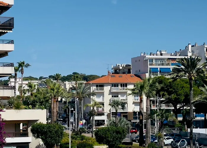 Daire Vue Terrasse A 1min Des Plages